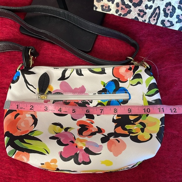 GAL CREAM FLORAL PRINT PINKS BLUE ORANGES GREENS ADJUSTABLE CROSSBODY BAG PURSE - Picture 12 of 14